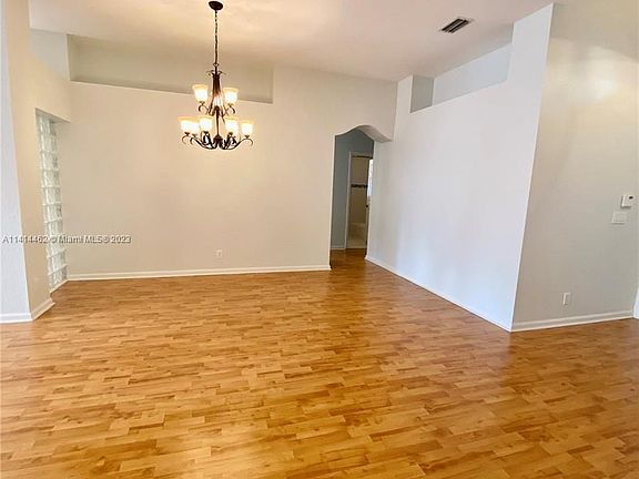 5th image of 628 SW 168th Ter