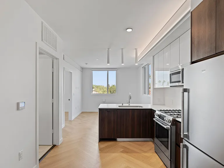 TALA Residences at Gillis House — Photo 15