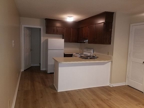 5th image of 200 S Linwood Ave #C