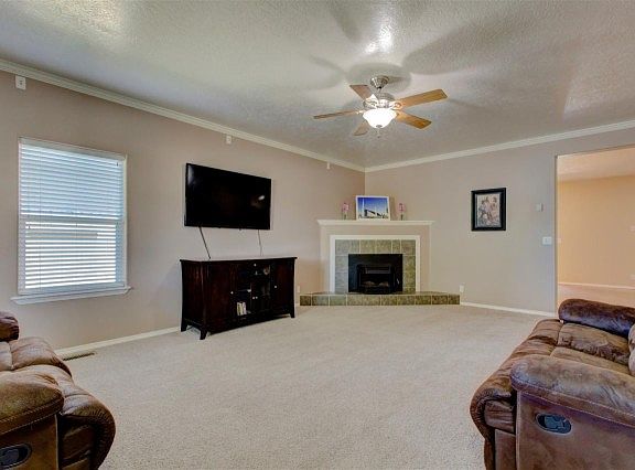 3rd image of 398 E Santiago Dr
