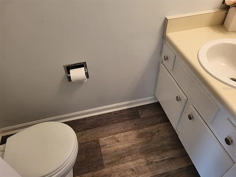 3727 SW 28th Ter #2 — Photo 5