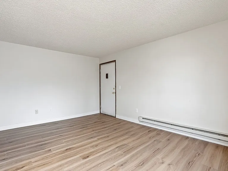 411 E Sinto Ave — Photo 5