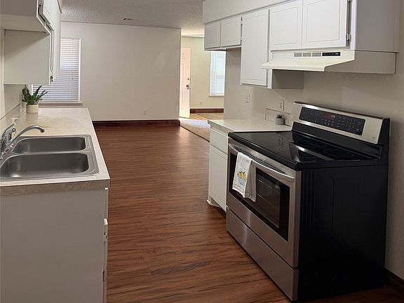 4th image of 1605 SE 52nd St