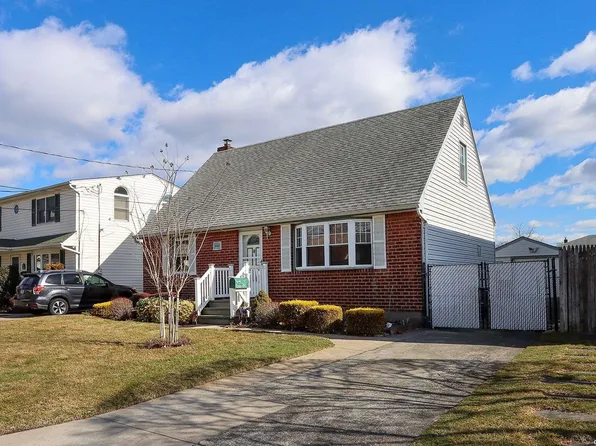 243 Jamaica Boulevard, Carle Place, NY 11514