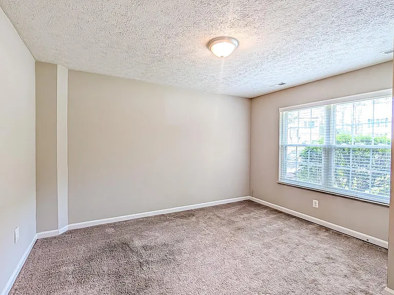 21530 Warwick Ct — Photo 42