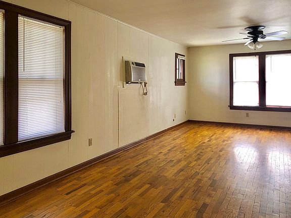 3rd image of 704 W 8th Ave #2