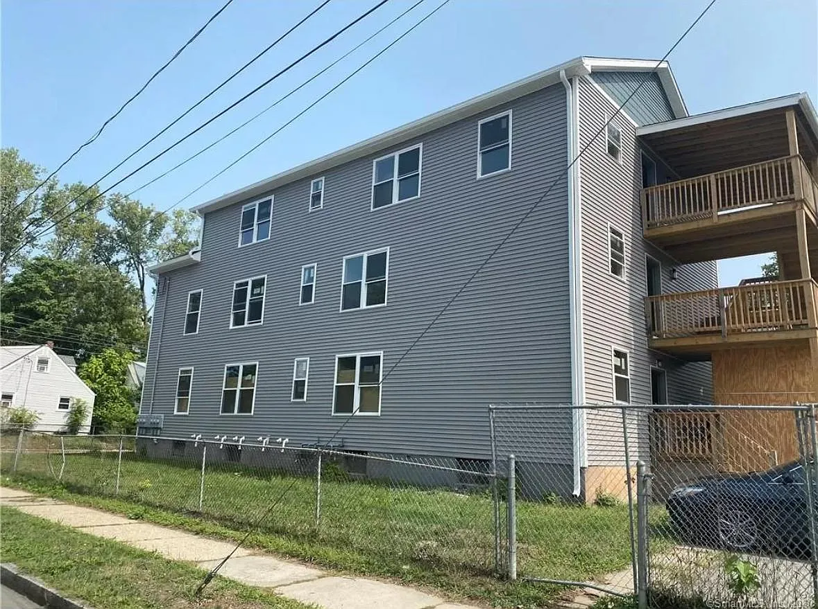 2 bed, 900 sqft, $1,500 — Photo 3