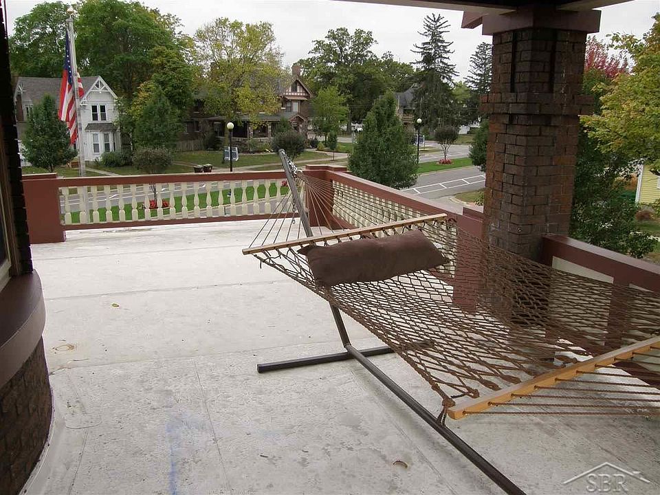 1st image of 324 W Broad St