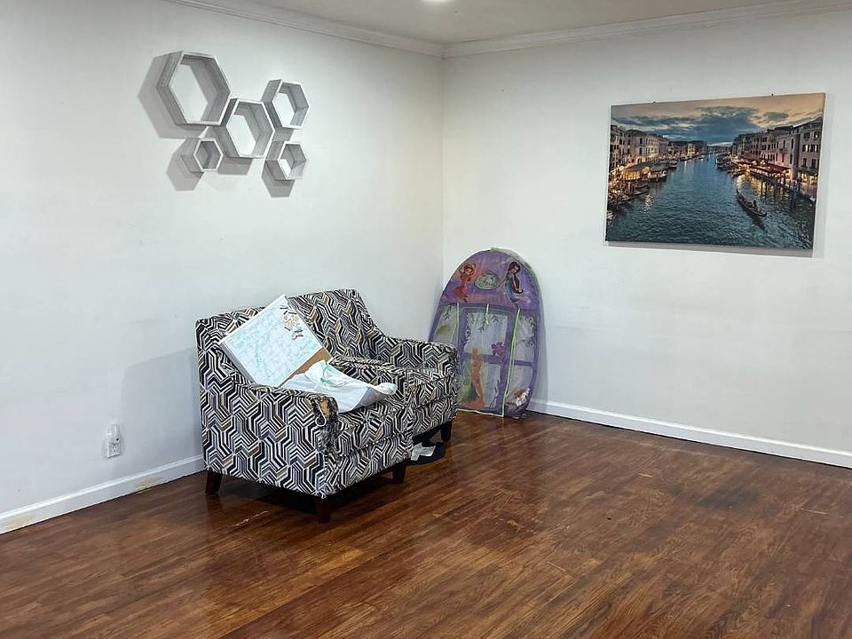 1st image of 7946 266th St