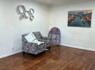 7946 266th St, Glen Oaks, NY 11004