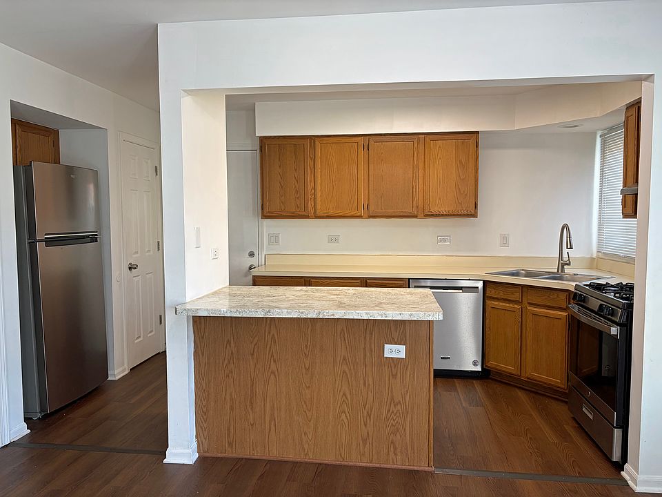 Kitchen, note - new gray glass composite countertops coming