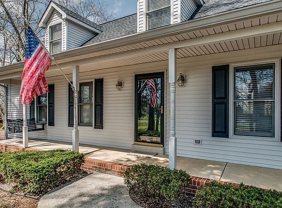 2nd image of 222 Juniper Dr