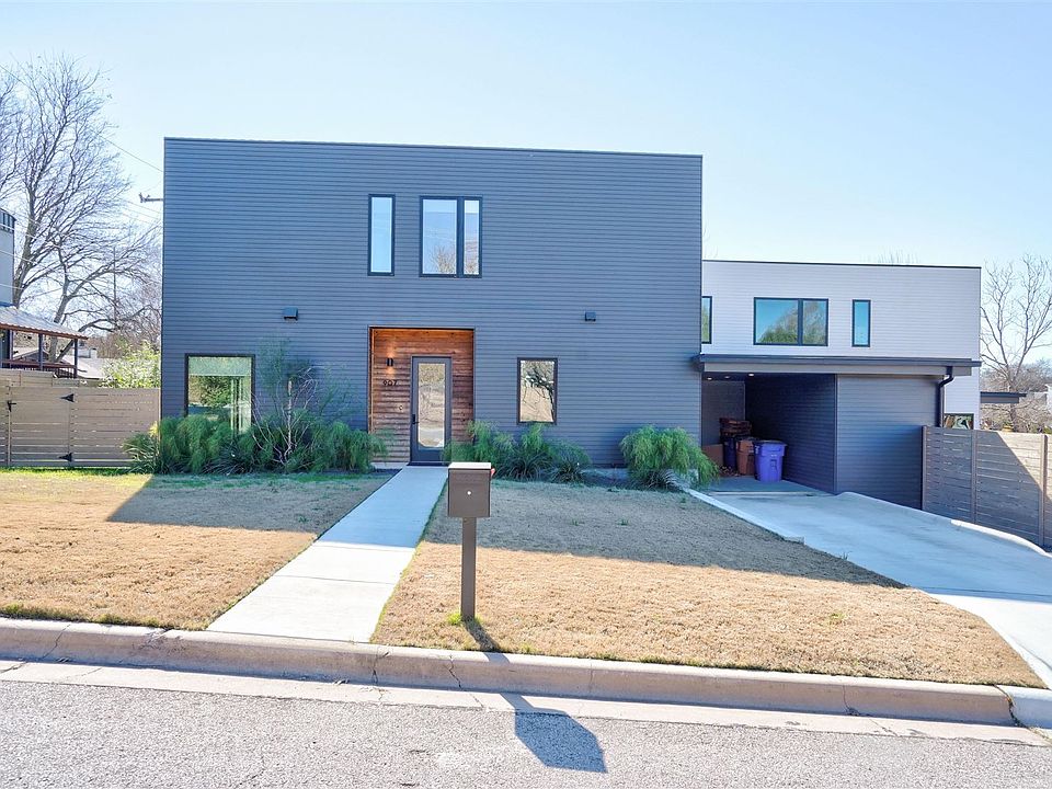 1st image of 907 Barton Skyw