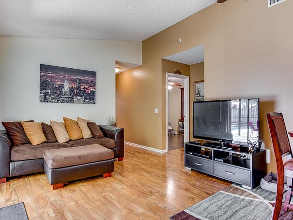 3rd image of 200 Parkwood Dr S