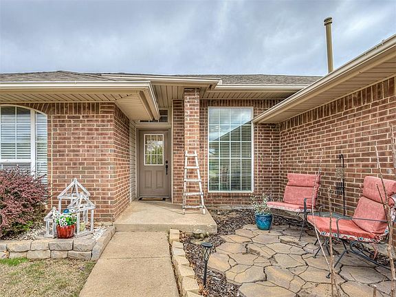 5th image of 10305 Bradford Way