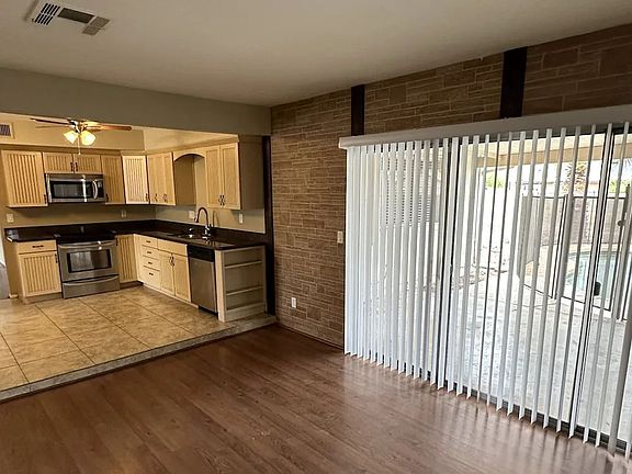 3rd image of 3117 W Waltann Ln