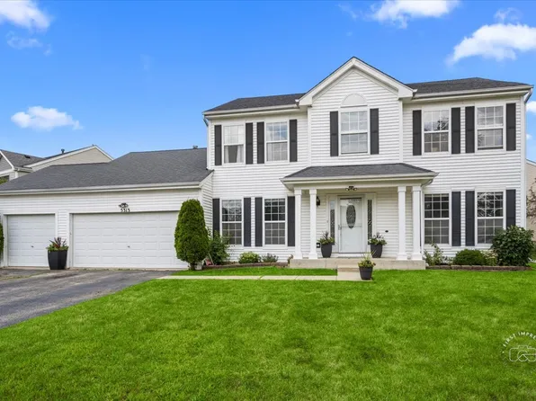 5313 Briarfield Ln, Lake In The Hills, IL 60156