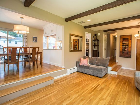 4th image of 612 Park Pl