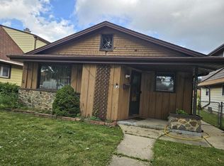 5714 N 98th St, Milwaukee, WI 53225