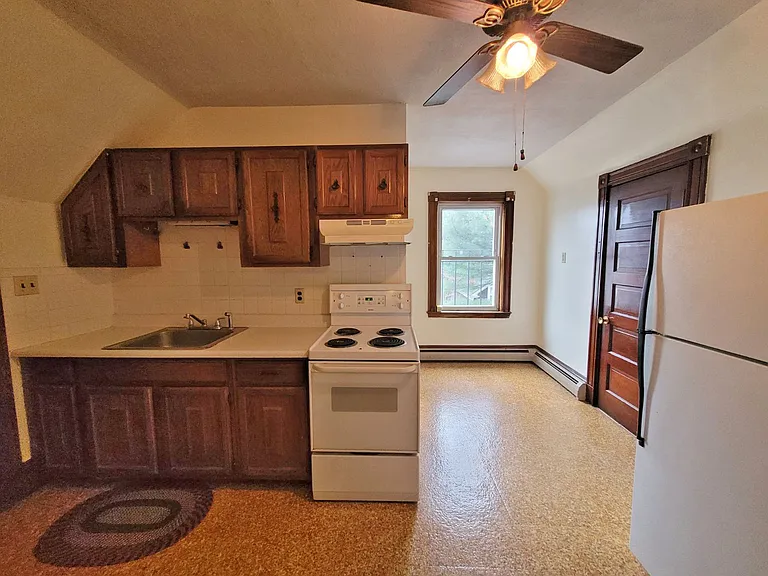 166-168 Elm St #3 — Photo 9