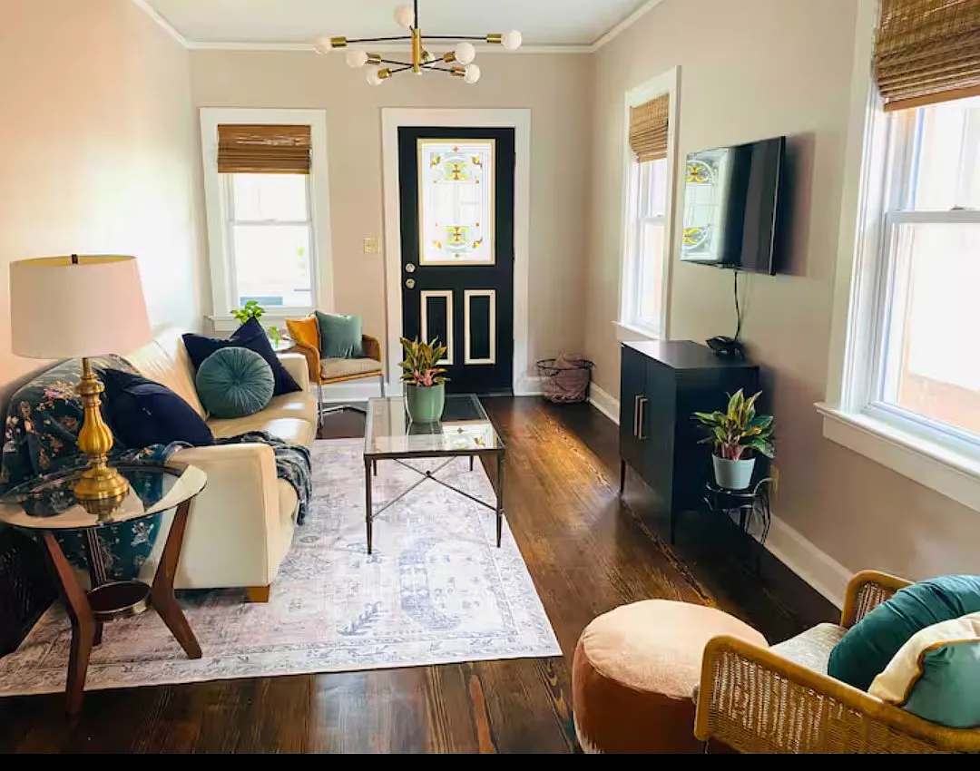 2 bed, 770 sqft, $1,100 — Photo 1