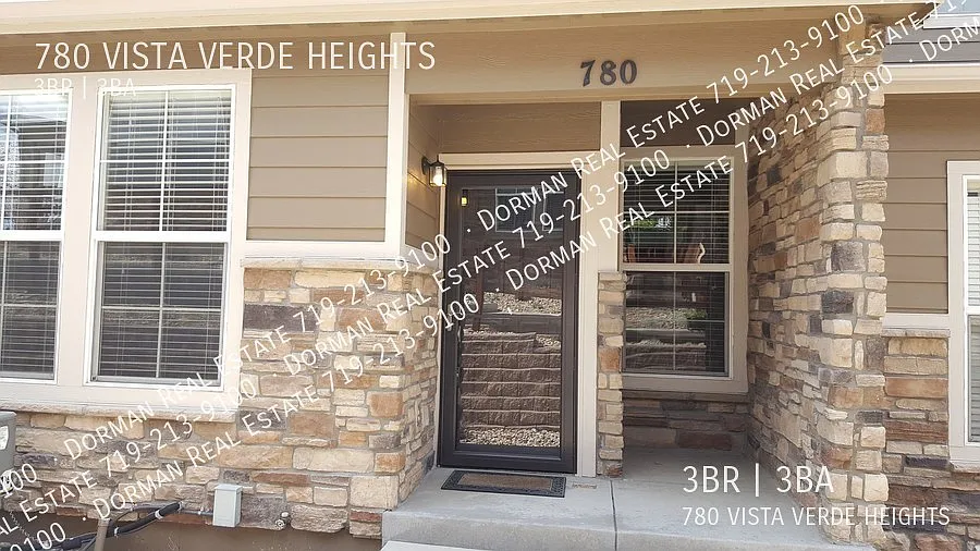 3 Bedroom In South Monument — Photo 2