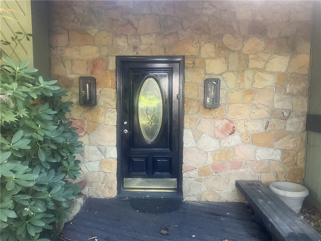 146 Washington Dr photo 1