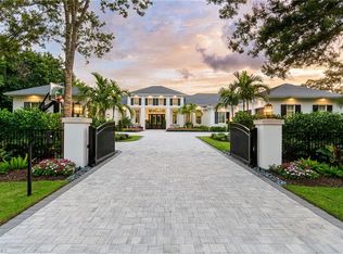 475 Carica Rd, Naples, FL 34108