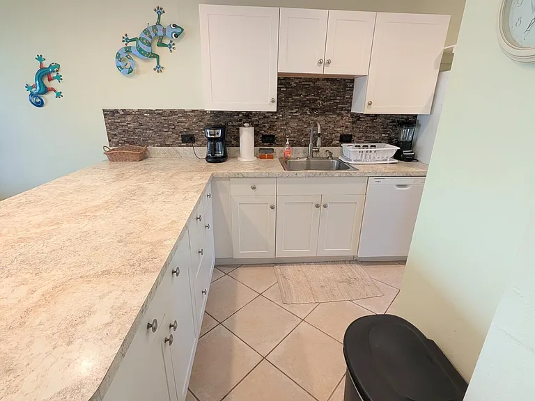 106 Golden Rock Est — Photo 4