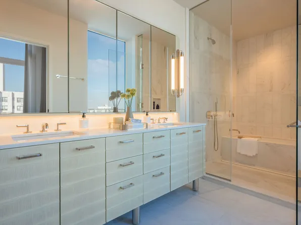 249 East 62nd Street image 10 of 30