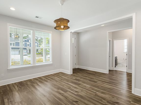 3rd image of 216 Quimby Hill Dr
