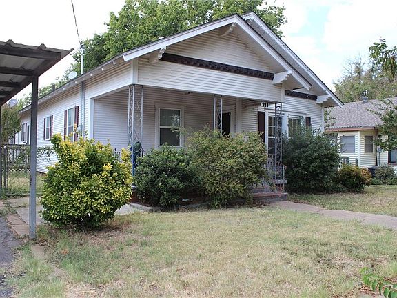 2nd image of 211 N Nueces St