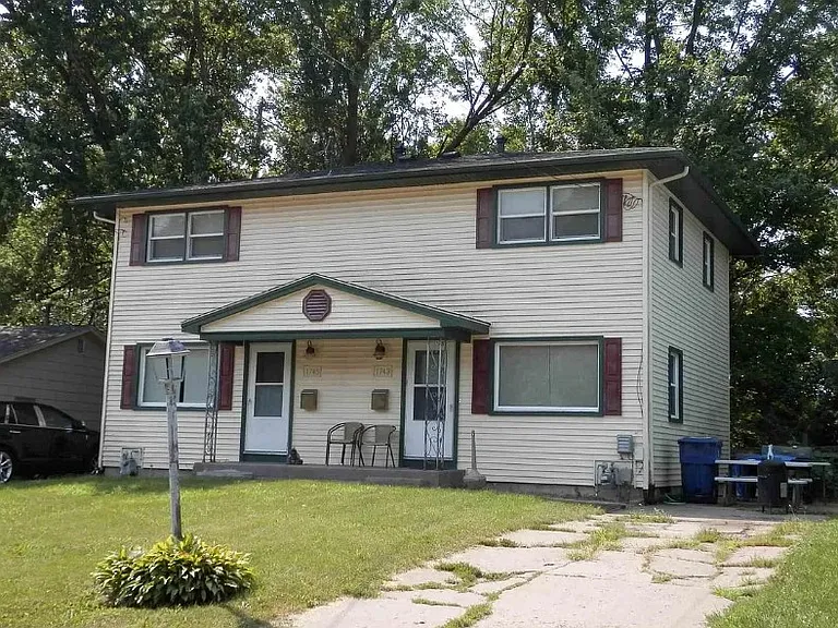 1745 Pleasant Ct #1 — Photo 1