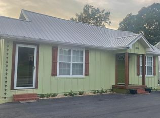 304 Stewart St #B, Carrollton, GA 30117