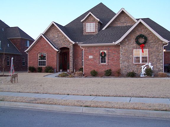 2nd image of 6113 Laurel Hill Ln