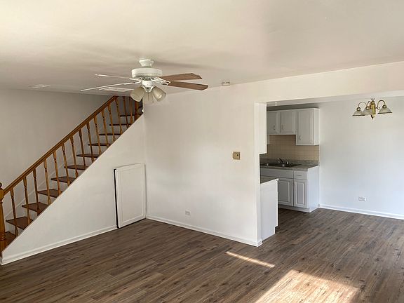 2nd image of 1828 Jamestown Cir
