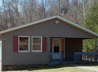 53 Hollow Rd, Wapwallopen, PA 18660