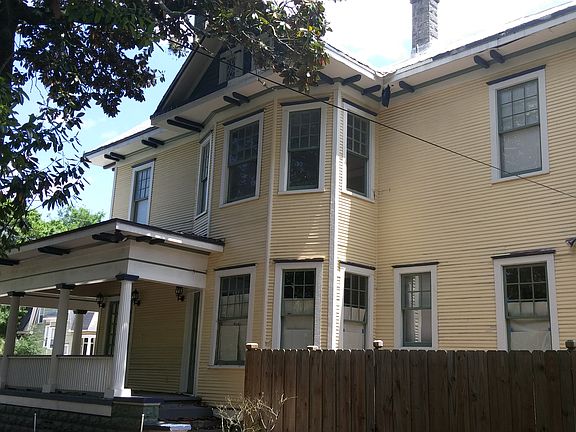3rd image of 306 E 6th St