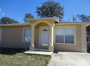 10415 N Hartts Dr, Tampa, FL 33617