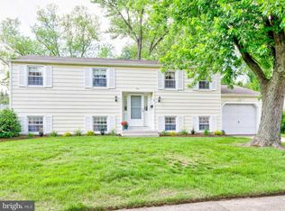 4 Constitution Rd, Laurel Springs, NJ 08021