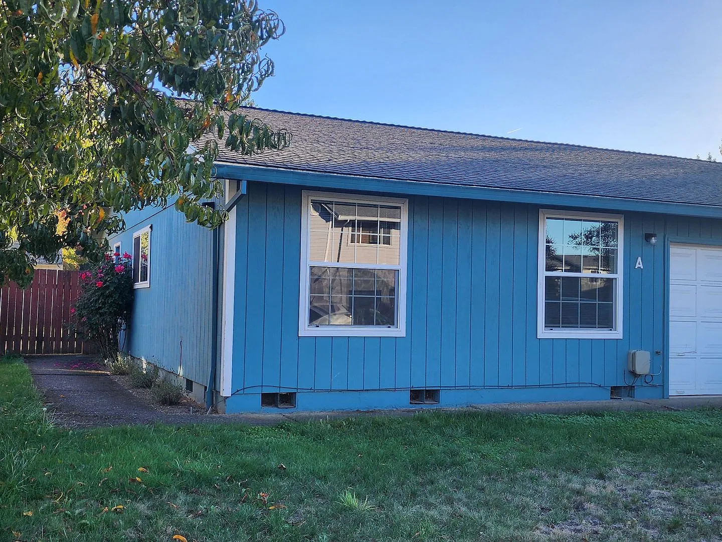 604 E 10th St Newberg, OR 97132 — Photo 2
