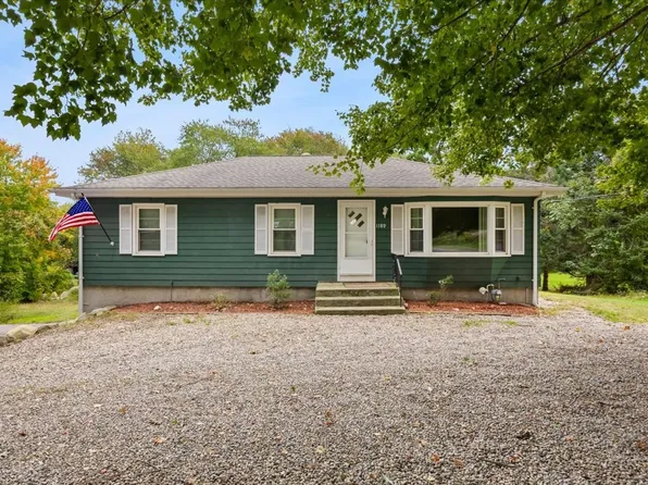 1189 Bark St, Swansea, MA 02777