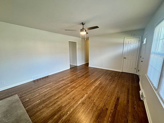 3rd image of 3572 Galahad Dr
