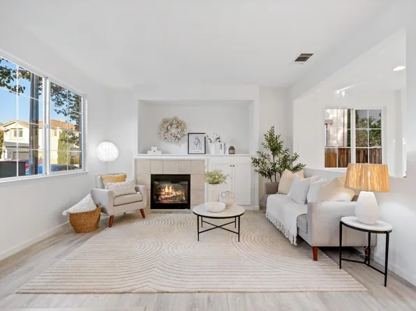 2144 Kingsbury Cir, Santa Clara, CA 95054