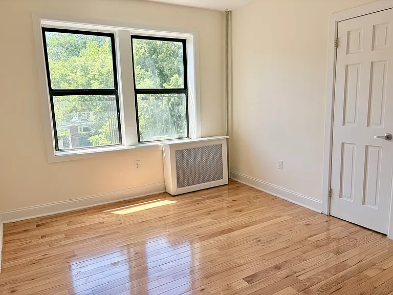2-4 Berkeley Ave #4G — Photo 6