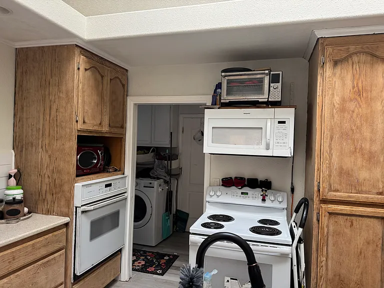 1453 High St — Photo 8