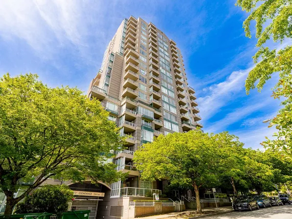 5189 Gaston St #504, Vancouver, BC V5R 6C7