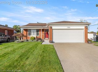 11306 Lenoir St, Allen Park, MI 48101