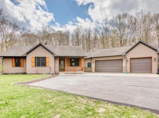 W5471 Burrows Ln, Elkhart Lake, WI 53020