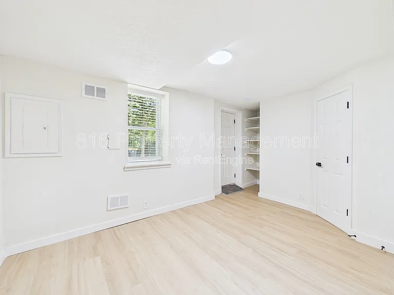 6607 NE 49th St — Photo 16